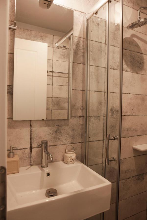 Lovely 1St Fl. Apt, With Balcony In Pagrati Афины Экстерьер фото
